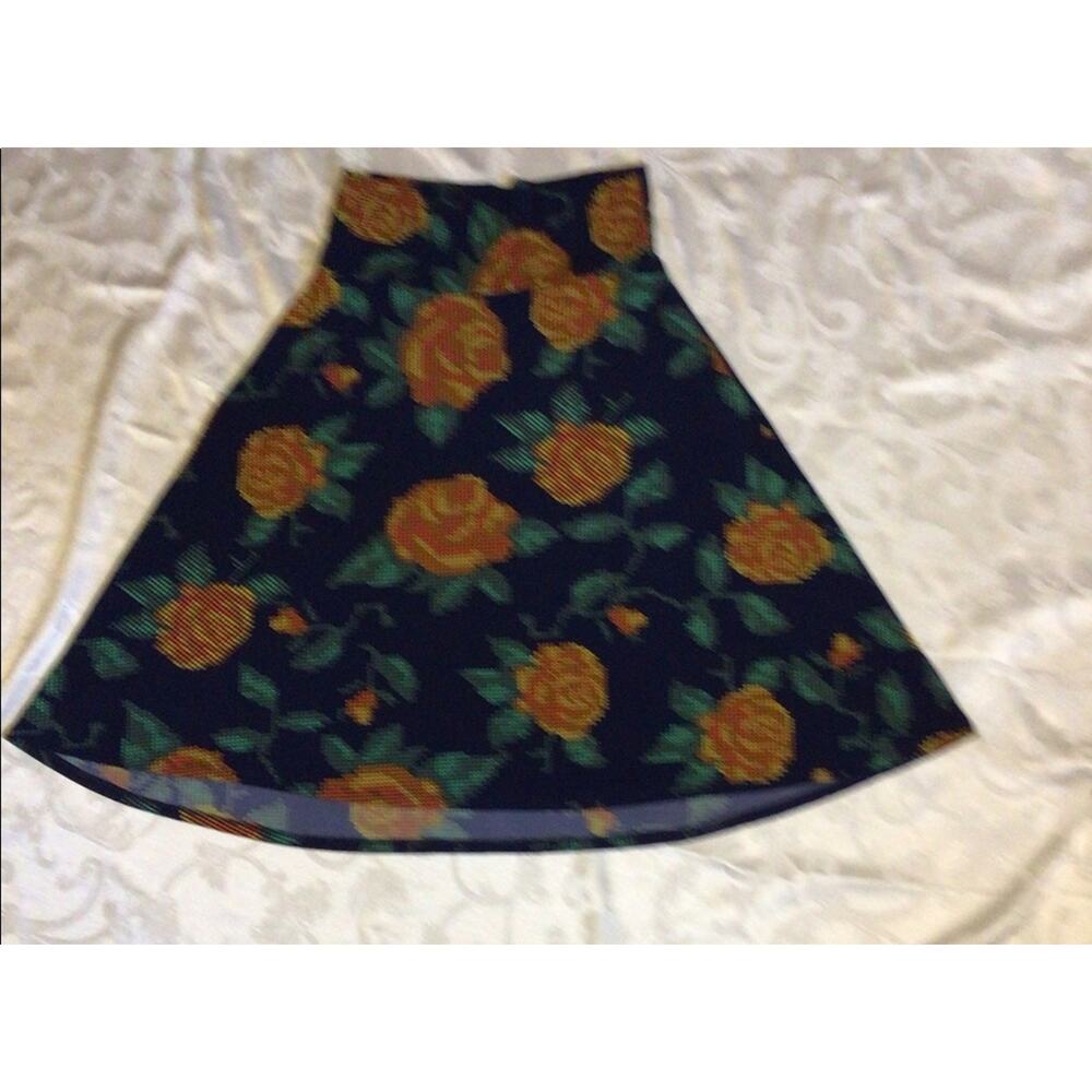 LuLaRoe Azura Full Skirt - Size M - Excellent Condition